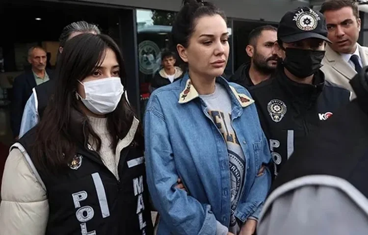 Bakırköy’de tedavi görmesine karar verilen Dilan Polat cezaevinde kalmak istiyor: Korkuyorum... 1 Bakırköy’de tedavi görmesine karar verilen Dilan Polat cezaevinde kalmak istiyor: Korkuyorum…