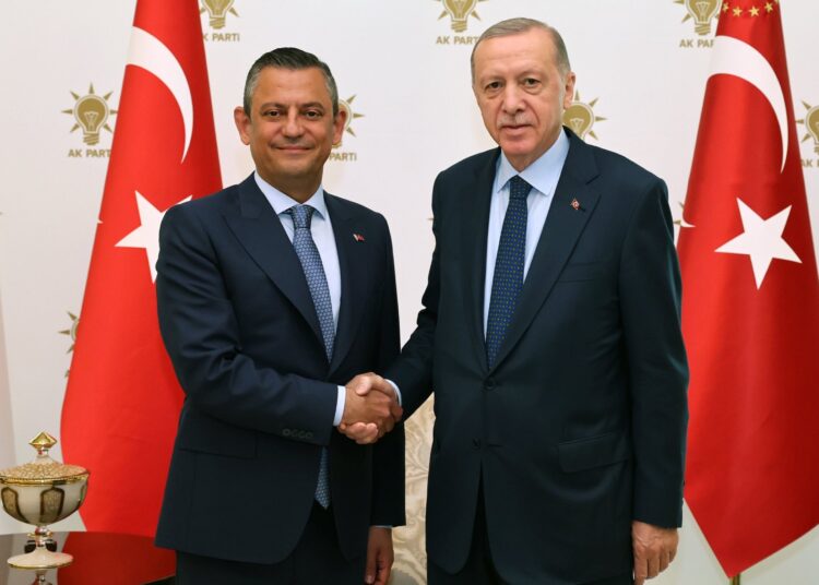Erdoğan’ın CHP’ye yapacağı ziyaret için ilk kez tarih verildi 1 Erdoğan’ın CHP’ye yapacağı ziyaret için ilk kez tarih verildi