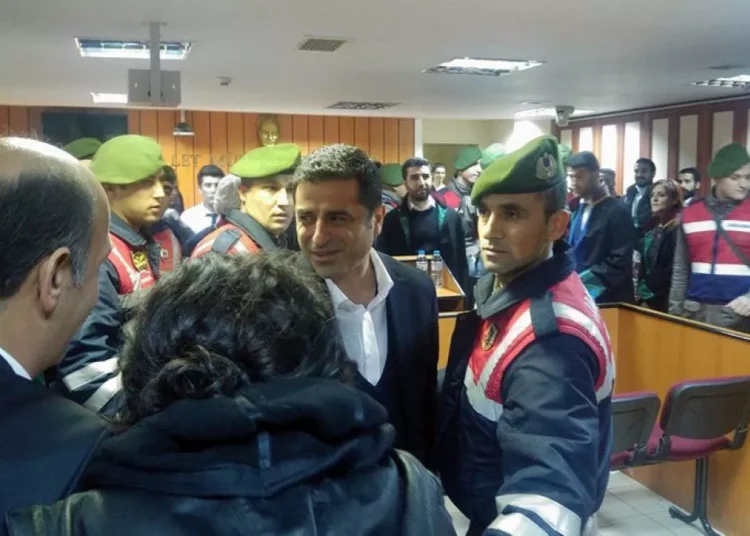Selahattin Demirtaş'ın yargılandığı dava ertelendi 1 Selahattin Demirtaş’ın yargılandığı dava ertelendi