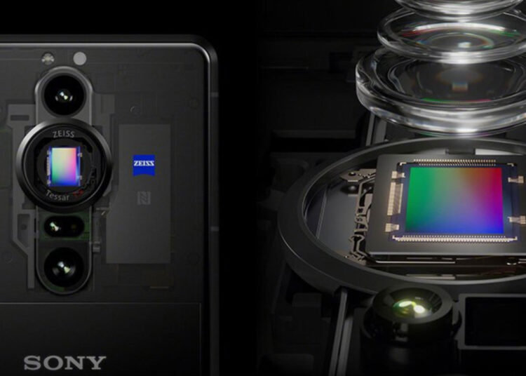 Sony, sıradışı bir tasarım peşinde: Yeniden telefon pazarına dönüyor olabilir 1 Sony, sıradışı bir tasarım peşinde: Yeniden telefon pazarına dönüyor olabilir