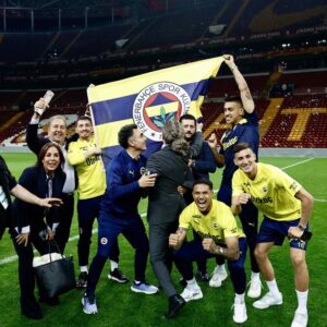 Derbi bitti gerginlik bitmedi! Ali Koç'tan tehdit, Dursun Özbek’ten hodri meydan 2 Derbi bitti gerginlik bitmedi! Ali Koç'tan tehdit, Dursun Özbek’ten hodri meydan