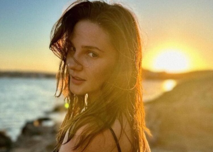 Galatasaraylılar 'küfür için' tepki gösterdi, Alina Boz açıklama yaptı 1 Galatasaraylılar ‘küfür için’ tepki gösterdi, Alina Boz açıklama yaptı