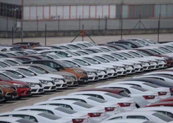 Uzmanı madde madde açıkladı: Araç alanlar mı, parasını faize yatıranlar mı daha çok kazandı?