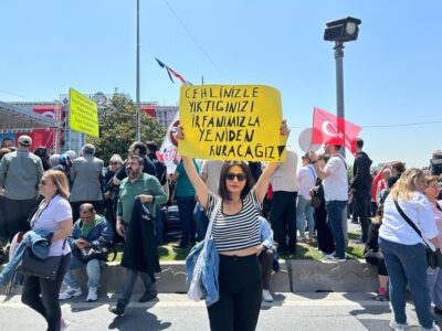 Atanamayan öğretmenler, Saraçhane’den haykırdı: Ailemizin yüzüne bakamıyoruz