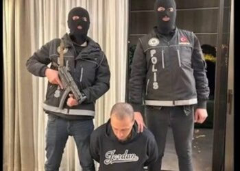 Kırmızı bültenle aranan iki uyuşturucu baronu İstanbul’da yakalandı