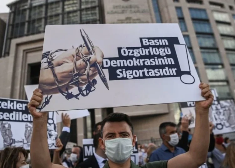 Çok vahim! Dünya Basın Özgürlüğü Endeksi’nde Türkiye 158. sırada 1 Çok vahim! Dünya Basın Özgürlüğü Endeksi’nde Türkiye 158. sırada