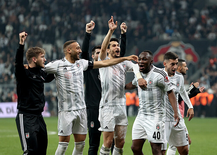 Beşiktaş'ta 7 ismin bileti kesildi: Transfer listesinde 30 futbolcu var 1 Beşiktaş’ta 7 ismin bileti kesildi: Transfer listesinde 30 futbolcu var