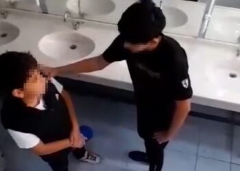 Okulda akran zorbalığı! 3 öğrenci tarafından tuvalette dövüldü