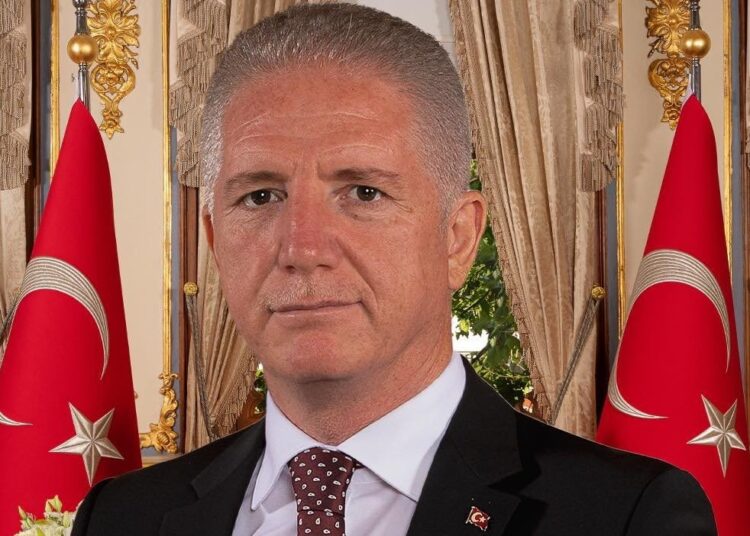İstanbul'da işletme belgesi olmayan otellerin tamamı kapatılacak 1 İstanbul Valisi Davut Gül: Devlet yarına bırakır ama yanına bırakmaz