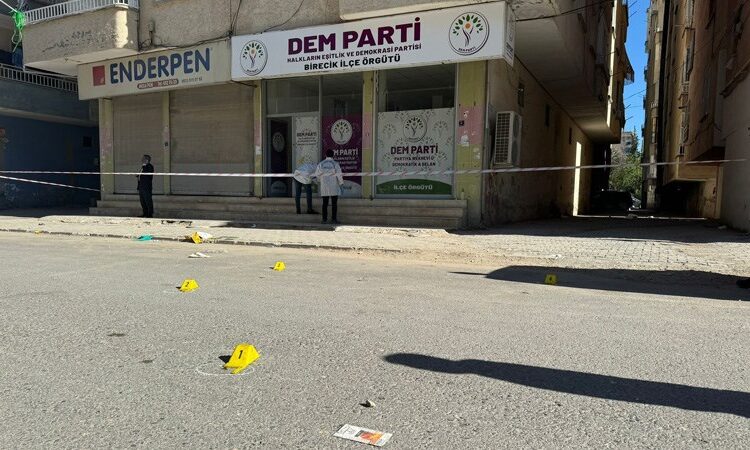 Şanlıurfa Birecik DEM Parti bürosuna silahlı saldırı!