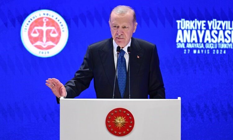 Kulis: AK Parti'de değişim süreci başladı 1 Erdoğan: “Mevcut anayasa ile yola devam edemeyiz”