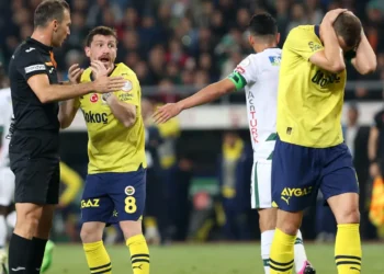 Fenerbahçe Konya’da şampiyonluk yarışını bitirdi… Galatasaray’la fark 6’ya çıktı