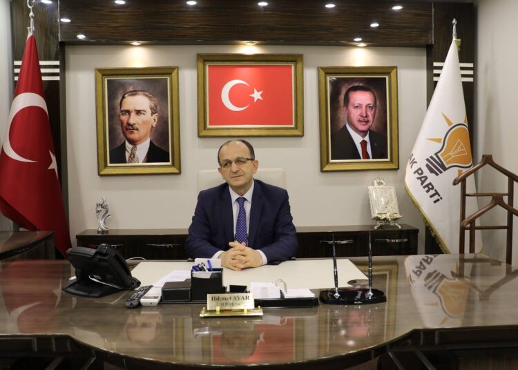 AK Parti Rize İl Başkanı istifa etti: 'Affımı istedim' 1 AK Parti Rize İl Başkanı istifa etti: ‘Affımı istedim’