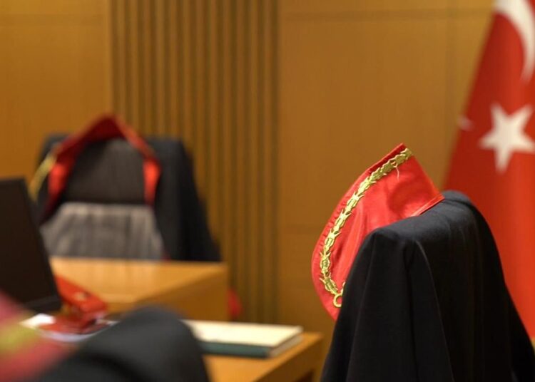 Mümtaz’er Türköne yazdı I Siyaset, hangi durumda mutlak butlanla batıl olur? 1 9. Yargı Paketi’nin taslağı ortaya çıktı: İşte “etki ajanı” suçlaması ve cezası