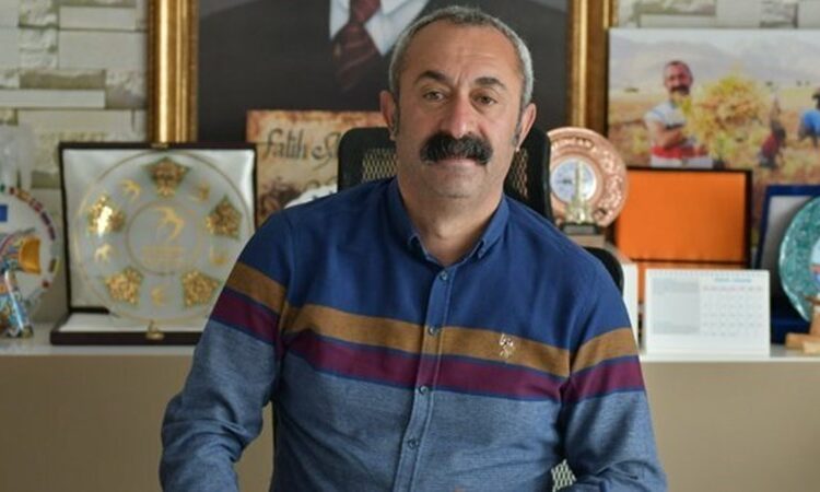 Memleketine dönen 'Komünist Başkan' arıcılık yapıyor 1 Memleketine dönen ‘Komünist Başkan’ arıcılık yapıyor
