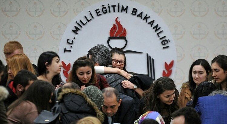MEB, 20 bin sözleşmeli öğretmen alımı için başvuru tarih ve şartlarını açıkladı