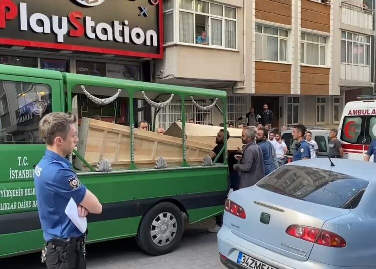 Oyun salonu tarandı, 3 gün önce işe başlayan 18 yaşındaki çalışan öldü 1 Oyun salonu tarandı, 3 gün önce işe başlayan 18 yaşındaki çalışan öldü
