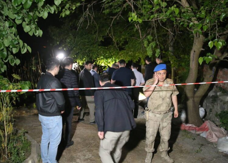 Çiftlik evinde patlama: 5'i asker 7 yaralı 1 Çiftlik evinde patlama: 5’i asker 7 yaralı