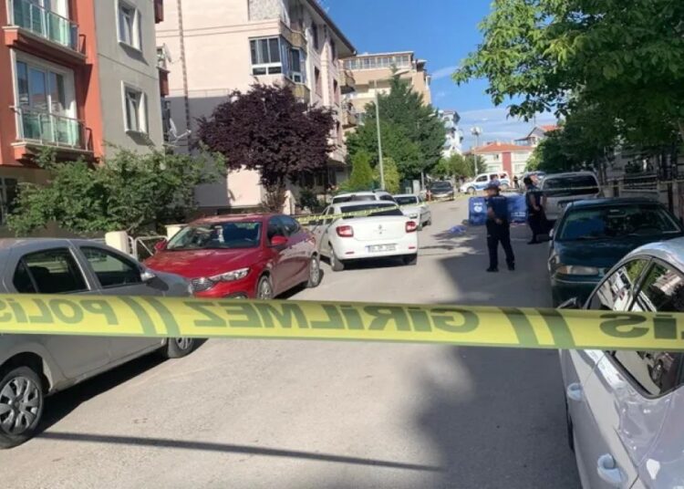 Emekli polis dehşet saçtı: Müteahhit öldü, arkadaşı yaralandı 1 Emekli polis dehşet saçtı: Müteahhit öldü, arkadaşı yaralandı