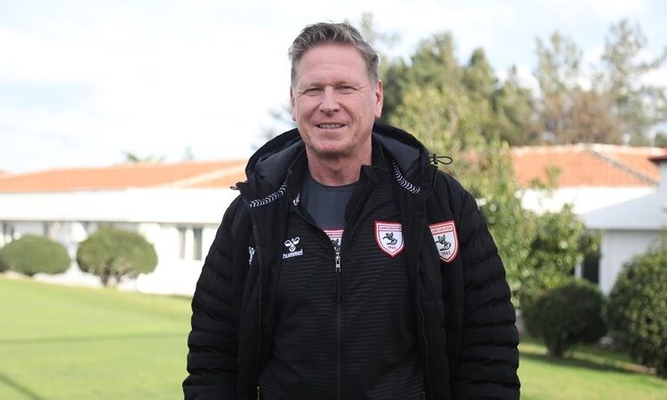 Süper Lig’deki tek yabancı teknik direktör de ayrıldı