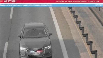 Sinan Ateş cinayeti tetikçisinin kaçırıldığı 'çakarlı' aracın görüntüsü ortaya çıktı 2 Sinan Ateş cinayeti tetikçisinin kaçırıldığı 'çakarlı' aracın görüntüsü ortaya çıktı