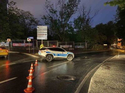 İşçiler bayramını Taksim’de kutlamasın diye polis bölgeyi ablukaya aldı 2 İşçiler bayramını Taksim’de kutlamasın diye polis bölgeyi ablukaya aldı