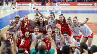 Filenin Sultanları 13 saatlik ABD uçuşunu ekonomi sınıfında yaptı! Federasyon ve THY birbirine girdi 5 Filenin Sultanları 13 saatlik ABD uçuşunu ekonomi sınıfında yaptı! Federasyon ve THY birbirine girdi