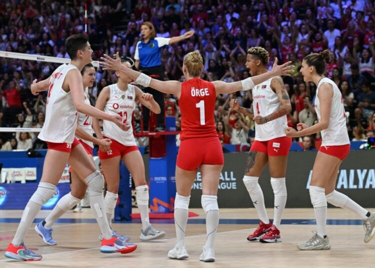 Voleybol Kadınlar Milli Takımı Hollanda'yı 3-1'le geçti 1 Voleybol Kadınlar Milli Takımı Hollanda’yı 3-1’le geçti
