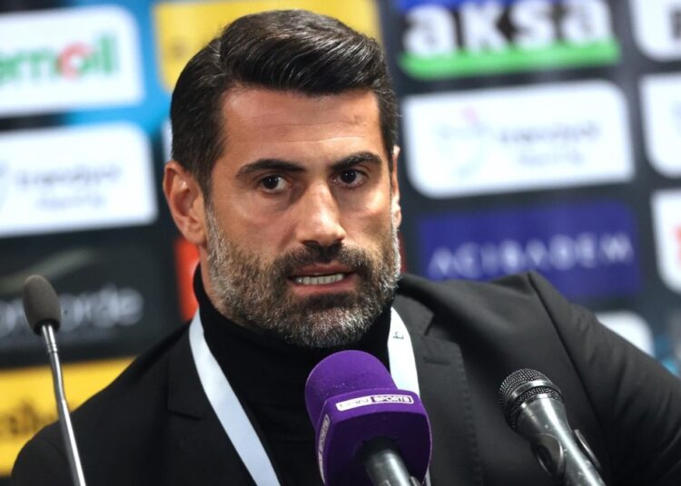 Kayserispor'dan Volkan Demirel açıklaması: Gerçeği yansıtmıyor 1 Hatayspor teknik direktörü Volkan Demirel istifa etti