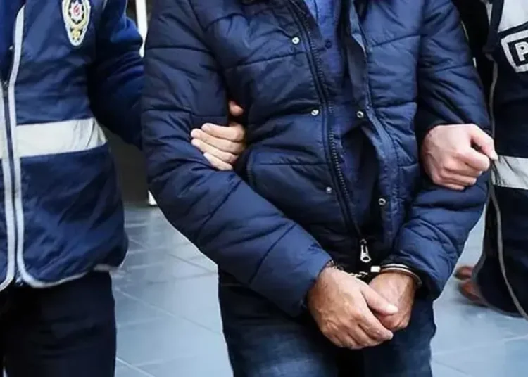 Adalet Bakanlığı, ‘Ülke genelinde aranan kaç kişi var?’ sorusuna yanıt vermedi 1 Adalet Bakanlığı, ‘Ülke genelinde aranan kaç kişi var?’ sorusuna yanıt vermedi