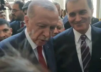 Erdoğan’dan muhabire: Bu ojeler ne, rüyada mıyım?