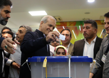 İran’da cumhurbaşkanı seçimi ikinci tura kaldı: İki isim yarışacak