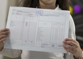 İlkokul öğretmeni karne günü kalp krizi geçirdi: Son mesajı yürek burktu