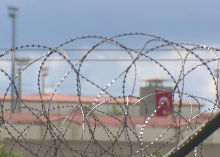Mümtaz’er Türköne yazdı I Otokraside tutuklu kalanlar… 1 İnsan Hakları Derneği, yıllık ihlal raporunu açıkladı: 147 cezaevinde 24 bin ihlal yaşandı