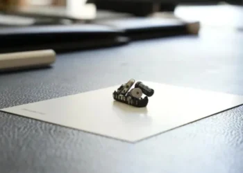 İzmir’de belediye başkanının odasından dinleme cihazı çıktı