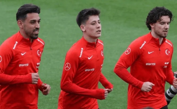 Montella, Arda Güler ve Ferdi Kadıoğlu hakkında kararını verdi 1 Montella, Arda Güler ve Ferdi Kadıoğlu hakkında kararını verdi