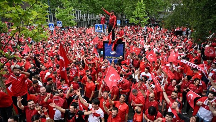 Ertuğrul Özkök: 10 yıl sonra Olimpiyat Stadı’nın üçte ikisi Suriye bayrağı olursa...