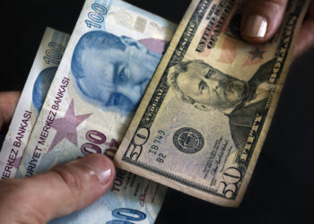 Uzman ekonomist açıkladı: Dolar 30 liranın altına inerse ne olur?