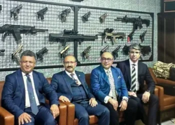 Adliyede cephaneliğini sergileyen hâkime tenzili rütbe