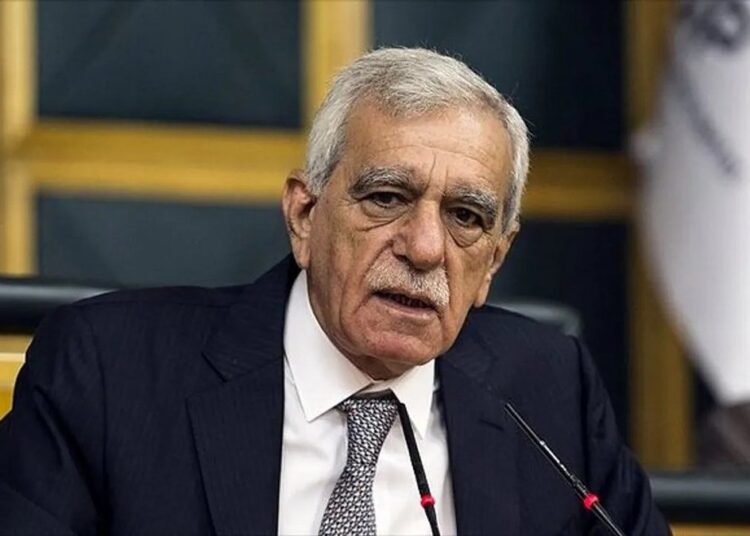 Ahmet Türk’ten ‘kayyım’ açıklaması: İktidar kendi kuyusunu kazıyor