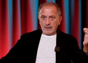 Fatih Altaylı’ya kaldırımda motosiklet çarptı