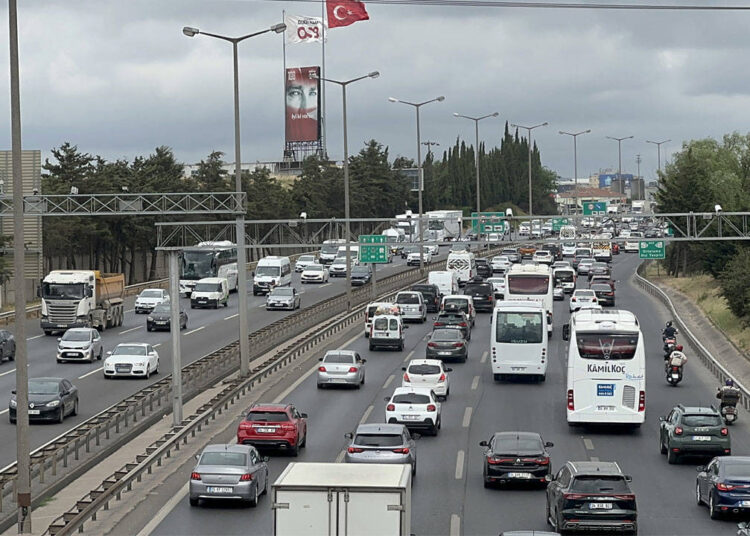 Anadolu Otoyolu'nda trafik yoğunluğu 1 Anadolu Otoyolu’nda trafik yoğunluğu