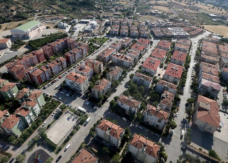 Son 5 yılda 2 bin 730 futbol sahası büyüklüğünde arazi yabancılara satıldı 1 Son 5 yılda 2 bin 730 futbol sahası büyüklüğünde arazi yabancılara satıldı