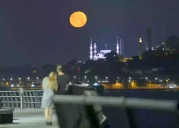 ‘En kısa gece’de dolunay manzaraları mest etti