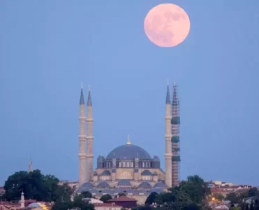 ‘En kısa gece’de dolunay manzaraları mest etti 4 ‘En kısa gece’de dolunay manzaraları mest etti