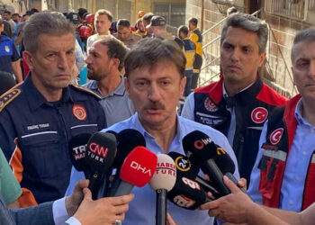 Bahçelievler Belediye Başkanı Bahadır: ‘1980 yapımı binaya 3 kat kaçak eklenmiş’