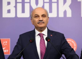 Saadet Partisi'nde Birol Aydın genel başkanlığa adaylığını açıkladı 7 Saadet Partisi’nde Birol Aydın genel başkanlığa adaylığını açıkladı