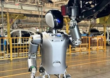 Çin’de araçları artık robotlar üretiyor