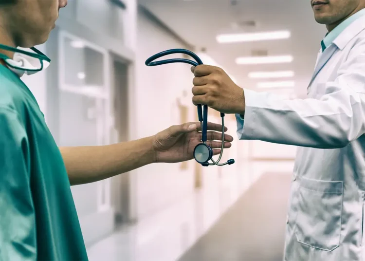 Giden gitti, ülkede doktor kalmadı: TUS sonuçlarına göre 4 kadronun yarısı bile dolmadı 1 Giden gitti, ülkede doktor kalmadı: TUS sonuçlarına göre 4 kadronun yarısı bile dolmadı