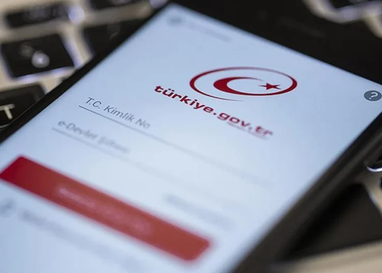 Umreye gidenlerin e-devlet şifrelerini ele geçirip üzerlerine telefon kaydettirmişler 1 Umreye gidenlerin e-devlet şifrelerini ele geçirip üzerlerine telefon kaydettirmişler